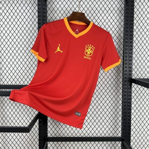 Brasil 2025 / camisa vermelha